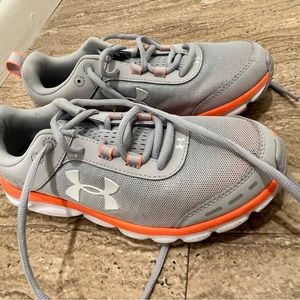 UNDER ARMOUR SNEAKERS